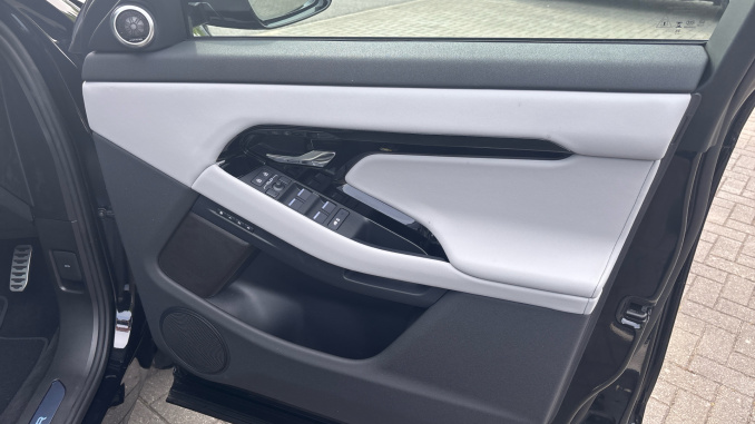 Land Rover Range Rover Evoque 1.5 P270e Edition 5dr Auto Hatchback - Image 26
